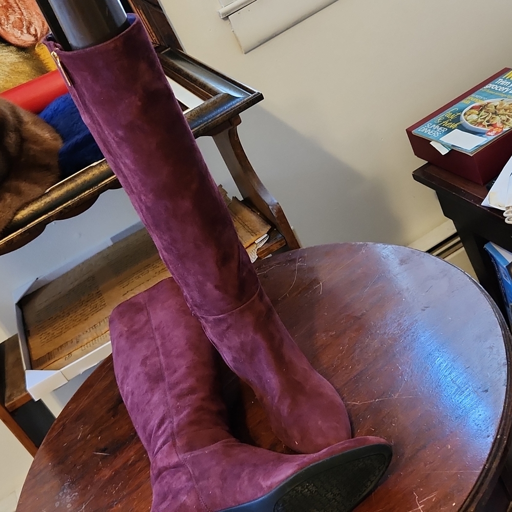 Boots - Picture 2 of 7
